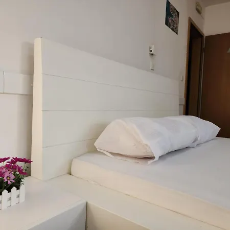 Vandrerhjem Center *